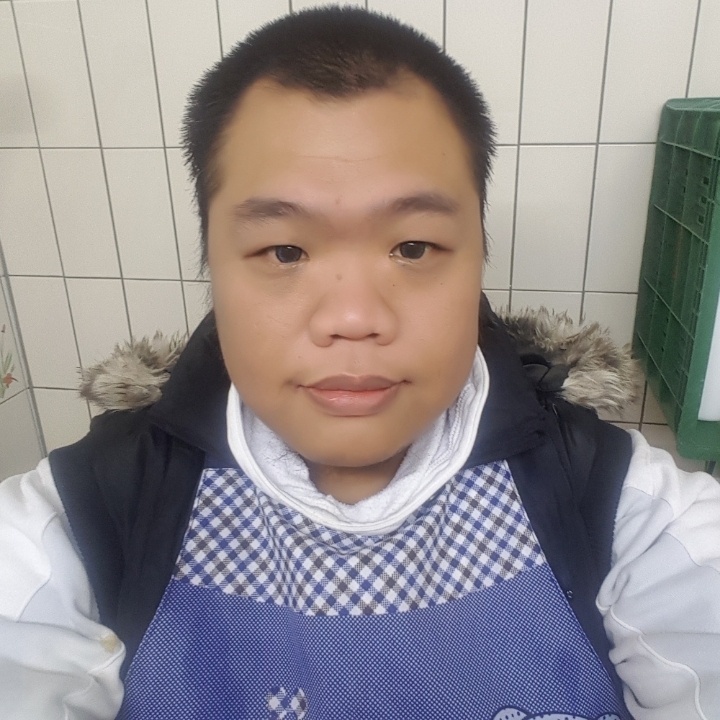黑熊的第一张照片--台湾交友中心