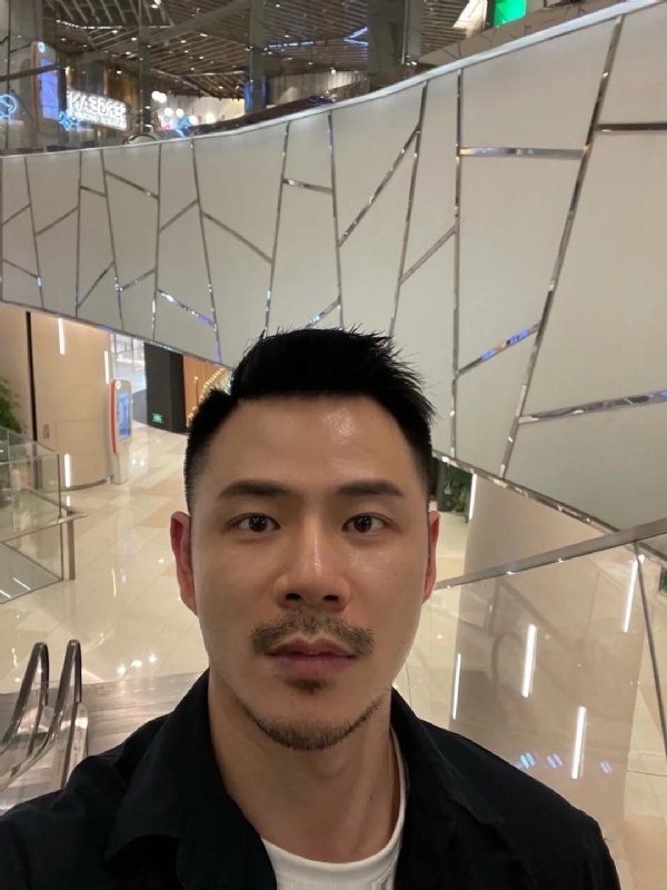 陈的第一张照片--台湾交友中心