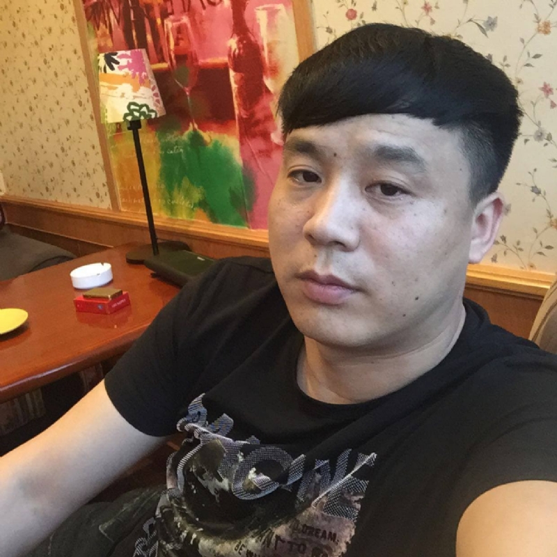 悟的第一张照片--台湾交友中心