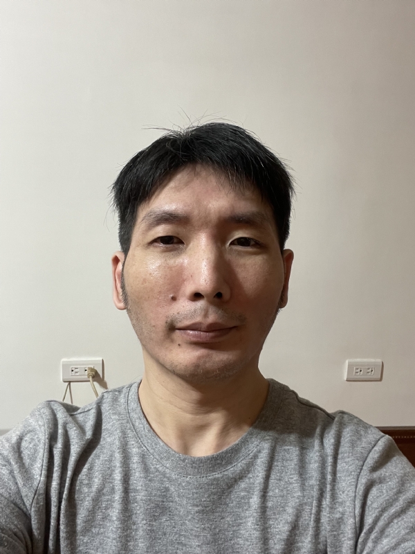 小成的第一张照片--台湾交友中心