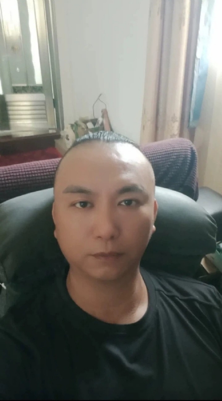 施逸森的第一张照片--台湾交友中心